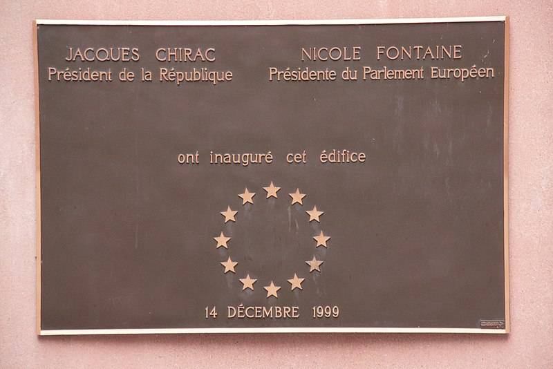 File:Plaque commémorant l'inauguration de l'immeuble Louise Weiss du Parlement Européen à Strasbourg, le 14 décembre 1999.jpg