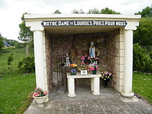 Ponthoile-réplique de la grotte de Lourdes.JPG