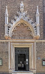 photo of entry of Santo Stefano