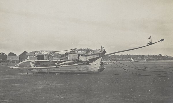 A perahu with outrigger, Central Java, between 1924 and 1932.