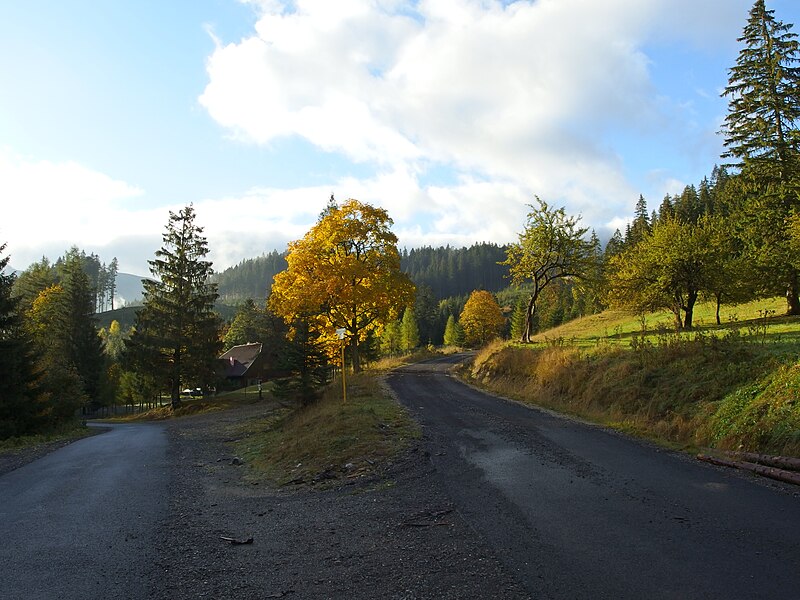 File:Pred Bystrou horárňou - panoramio.jpg