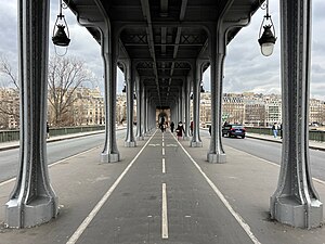 Promenade Jean-Paul-Belmondo.