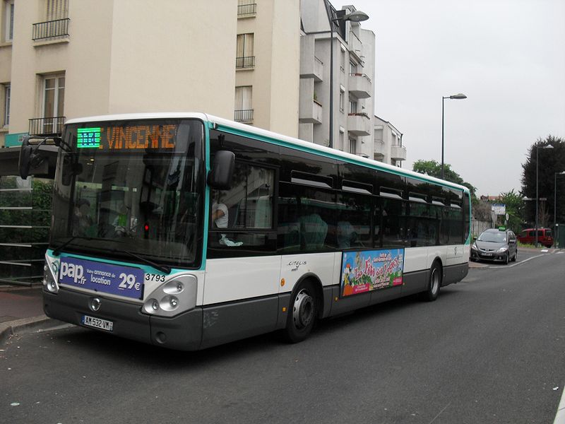 File:RATP114 NeuillyPlaisanceRER.JPG