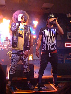 Redfoo (vasemmalla) ja Sky Blu (oikealla) vuonna 2009.