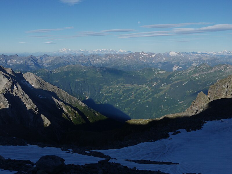 File:Rheinwaldhorn Adulajoch.jpg