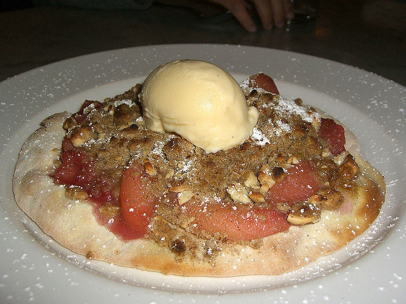 File:Rhubarb and Apple Crumble Pizzette.jpg