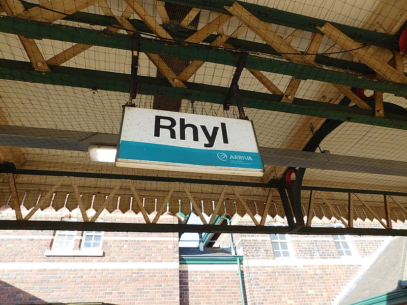 File:Rhyl railway station 16.jpg