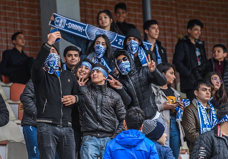 File:Sabah FC fans.jpg