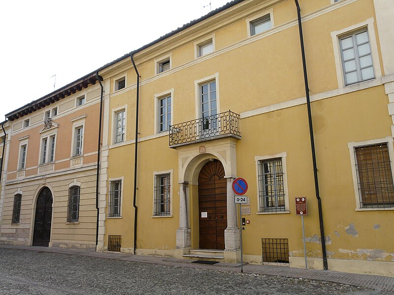 File:Sabbioneta-palazzo Forti.jpg