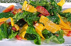 Salat mit Orangenspalten