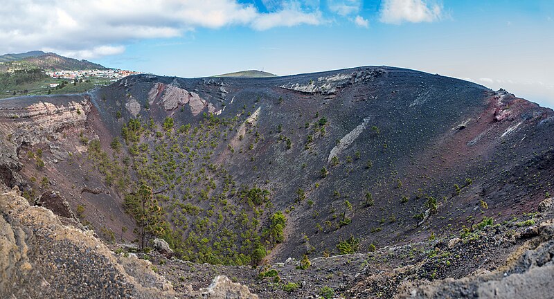 File:San Antonio volcano D81 6894 (32531733561).jpg