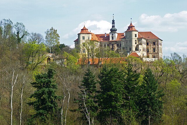 Jezeří Castle