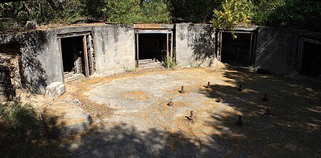 Shelly battery gun emplacement