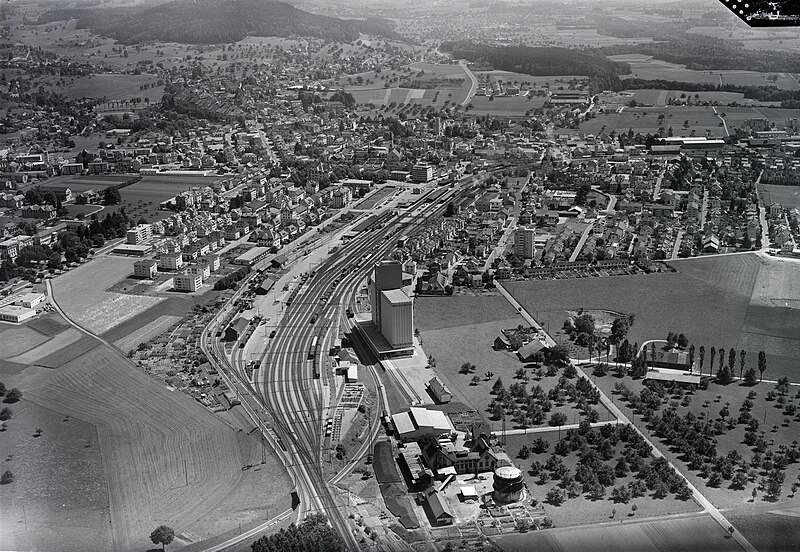 File:Silo und Bahnhof Wil SG (1963).jpg