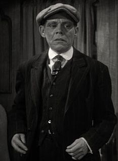 Skelton Knaggs English actor (1911–1955)