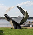 "Schwingend" von Volkmar Haase, 1968, Ronnebypromenade, Berlin-Wannsee, Deutschland