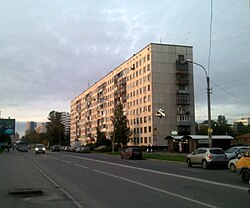 Utsikt från Veteranov Avenue