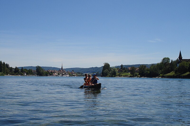 File:Stein-am-rhein-kanadierfahrt.JPG