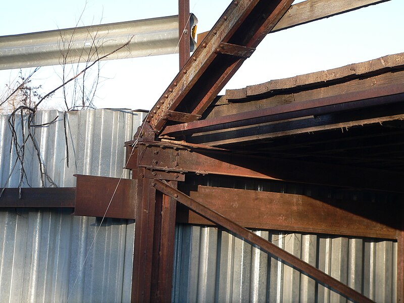 File:Sweetwater bridge detail NW deck.JPG