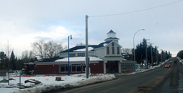 Fichier:Sylvan_Lake_town.JPG