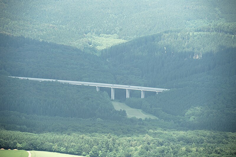 File:Talbrücke Klingelbach Sauerland-Ost 229.jpg