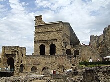 Lato destro (esterno) del Teatro romano