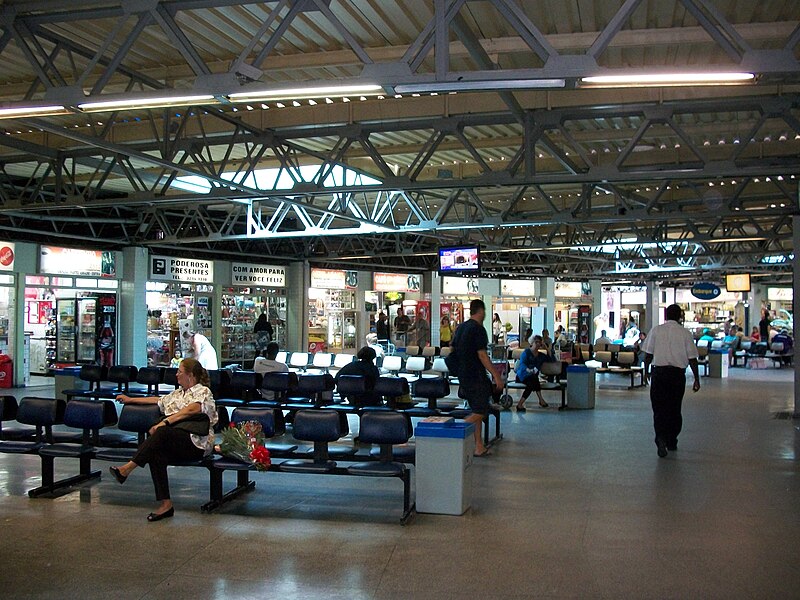 File:Terminal Rodoviário Miguel Mansur (de dentro).jpg