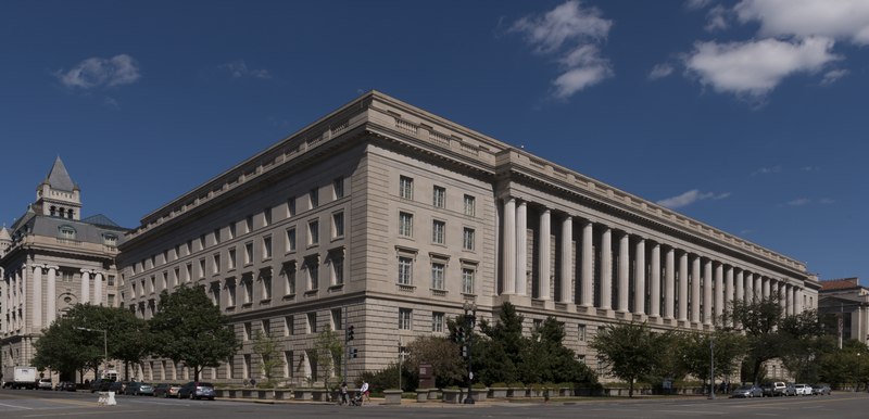 File:The Internal Revenue Service Building, located in the center of the Federal Triangle complex in Washington, D.C LCCN2013634106.tif