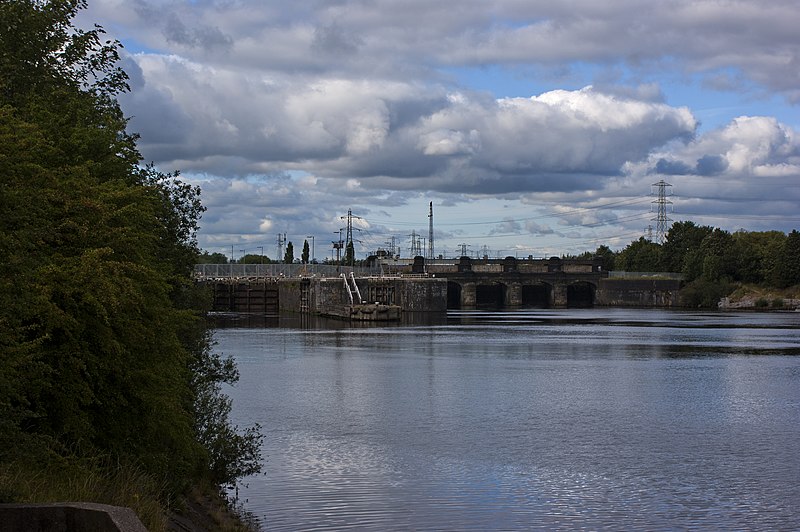 File:The Manchester Ship Canal - geograph.org.uk - 2545171.jpg