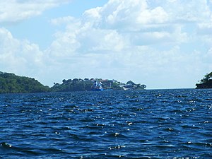 Carrera Island sett från nordväst (Point Gourde till vänster, Gaspar Grande till höger)