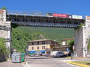 Tormini ponte ferroviario provinciale BS Salò 20080723.jpg