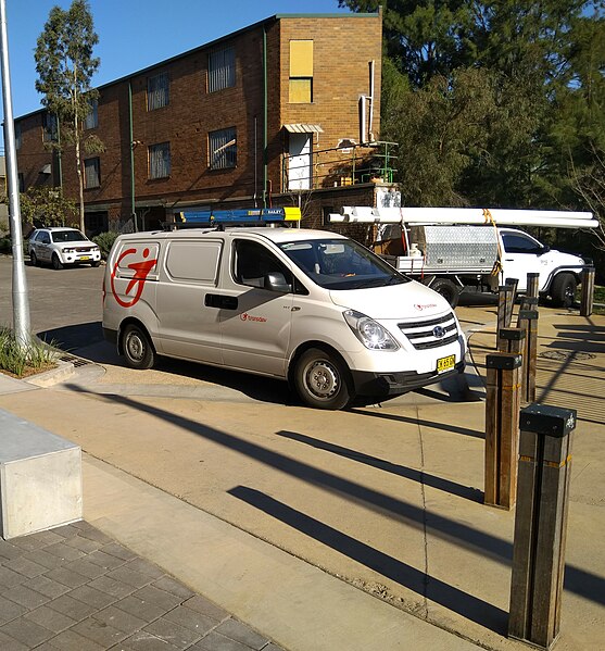 File:Transdev vehicle at Arlington 20180814.jpg