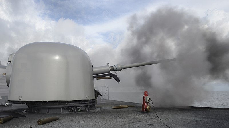 File:USS Rodney M. Davis (FFG-60) firing 76mm gun in November 2014.JPG