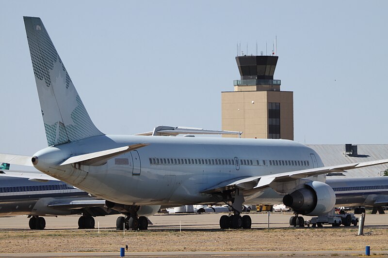 File:Unmarked Boeing 767 Ex -- Air Canada ( C-GDSY ) (8735601479).jpg