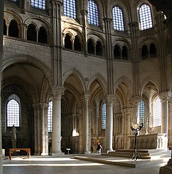 Vézelay-Sainte-Marie-Madeleine-144-Chor-2008-gje.jpg