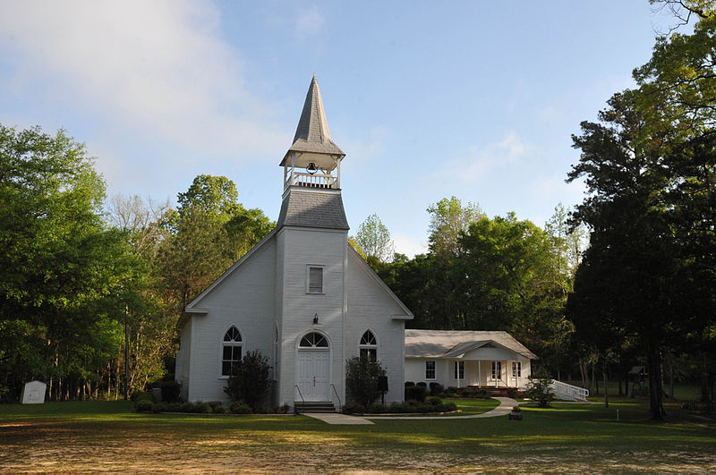 File:St Stephen's Presbyterian Church steeple and Araucaria cunninghamii  from Limestone St Ipswich P1060262.jpg - Wikimedia Commons