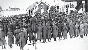Venäläisten sotilaiden vallankumouksellinen kokous Ahvenanmaan Jomalan Dalkarbyssä maaliskuussa 1917.