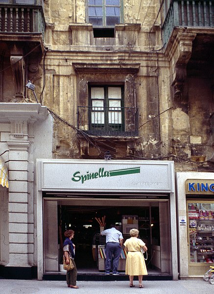 File:Valletta-12-Eisdiele Spinella-1989-gje.jpg