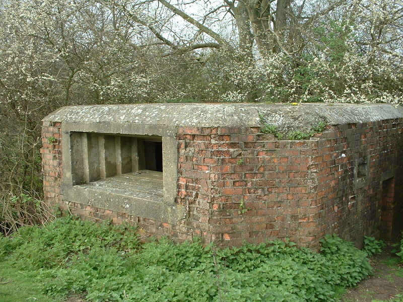 Fichier:Vickers Pillbox, Poulters Bridge.JPG