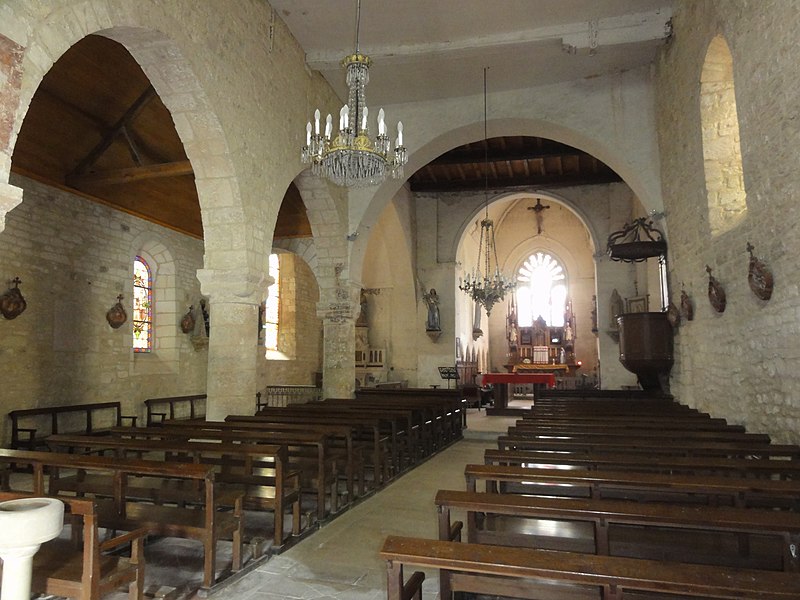 File:Voyenne (Aisne) église, intérieur.JPG