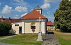 Čeština: Kaple na návsi ve Vracovicích English: Chapel in Vracovice, Czech Republic.