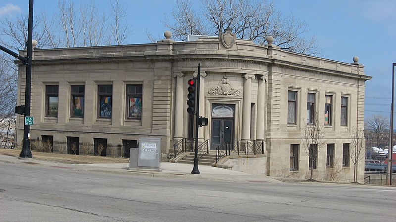 File:Waukegan Public Library, Carnegie building.jpg