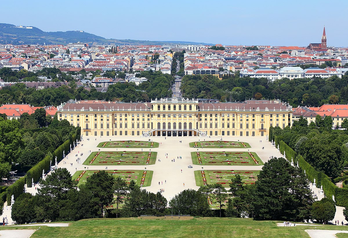 Schönbrunn Palace - Wikipedia