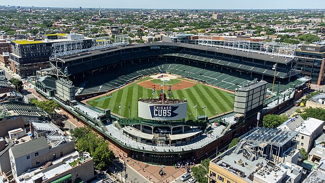 Wrigley Field - Wikipedia