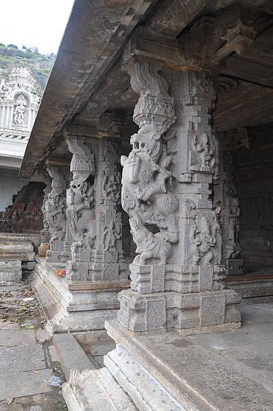 File:Yali pillars in porch entrance to Gangadhareshwara temple at Shivagange.jpg