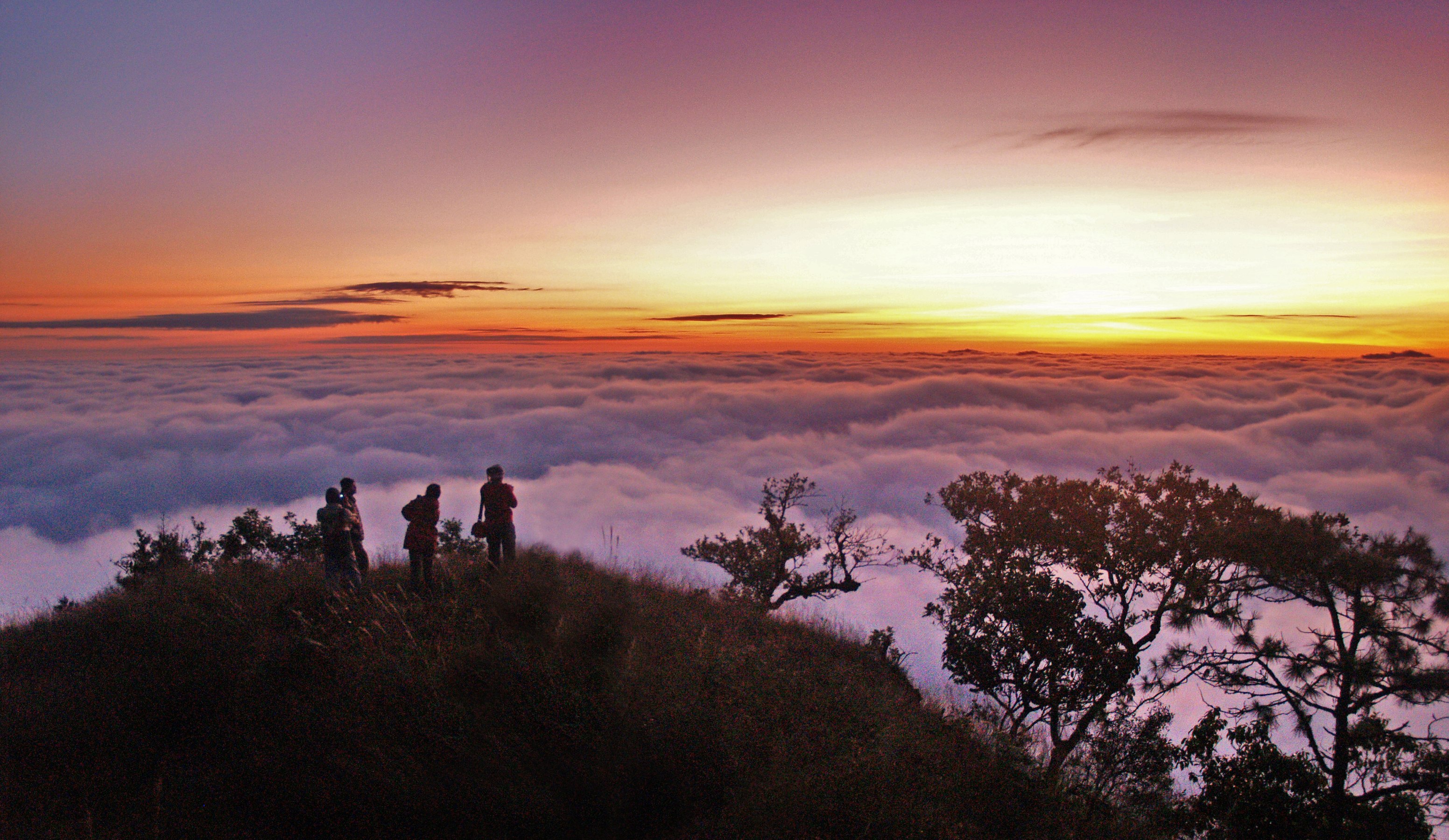 Sea of clouds at Doi Langka Noi and Doi Langka Luang, Khun Chae National Park, Chiang Rai, by Patipath #2