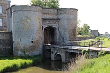 Fitxer:0_Bergues_-_Porte_de_Bierne_(2).JPG