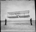 1901 glider being flown as a kite.jpg