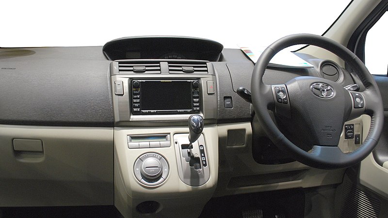 File:2009 Toyota Passo-Sette 05.jpg