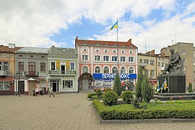 2015 Sokal, Kamienice na placu w centrum miasta.JPG